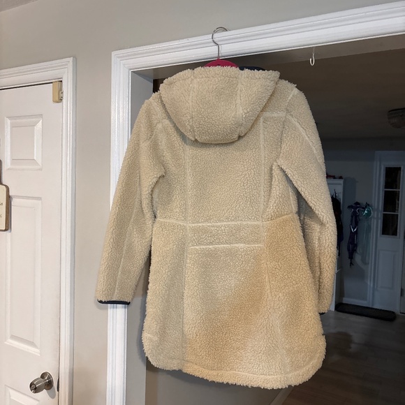 L.L. Bean Women's Mountain Pile Fleece Coat - Picture 4 of 4